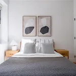 Stunning 2Bedroom 1Bath Apartment In The Fidi