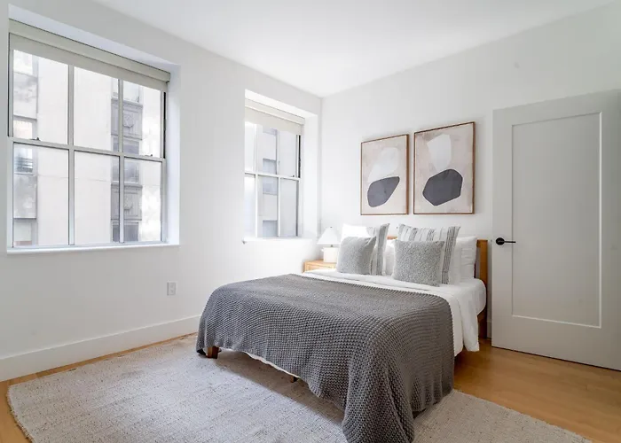 Stunning 2Bedroom 1Bath Apartment In The Fidi